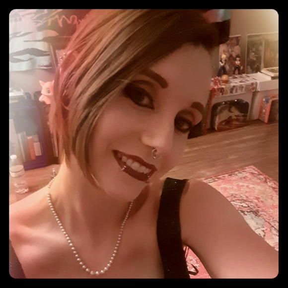 Meet your Posher, Layne - Picture 1 of 1